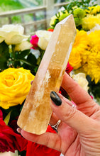 Load image into Gallery viewer, Lemon Quartz point
