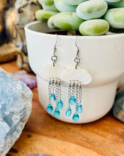 Load image into Gallery viewer, Rainy day earrings
