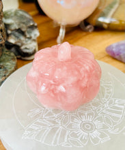 Load image into Gallery viewer, Rose Quartz carved pumpkin
