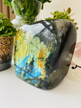 Load image into Gallery viewer, Labradorite statement piece
