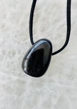 Load image into Gallery viewer, Hypersthene pendant
