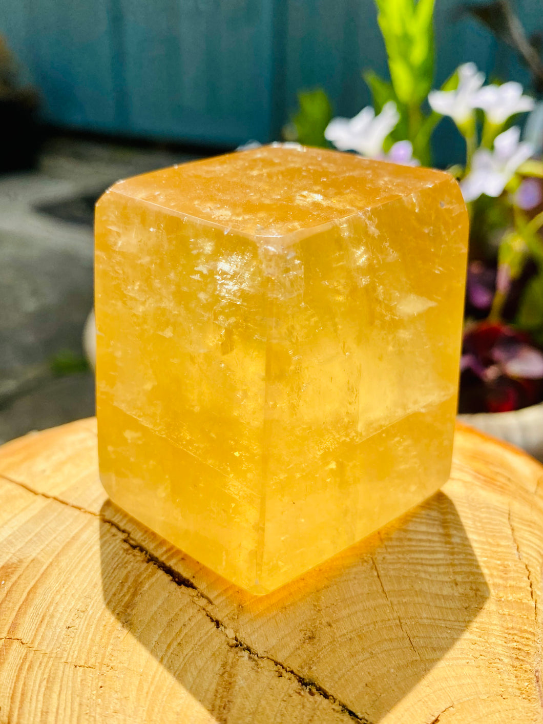 Honey Calcite cube